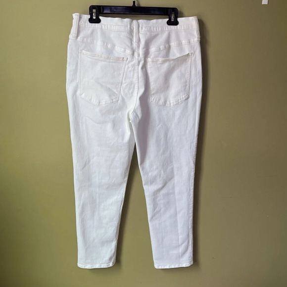 High Rise Perfect Vintage Jean in tile white - Picture 4 of 8